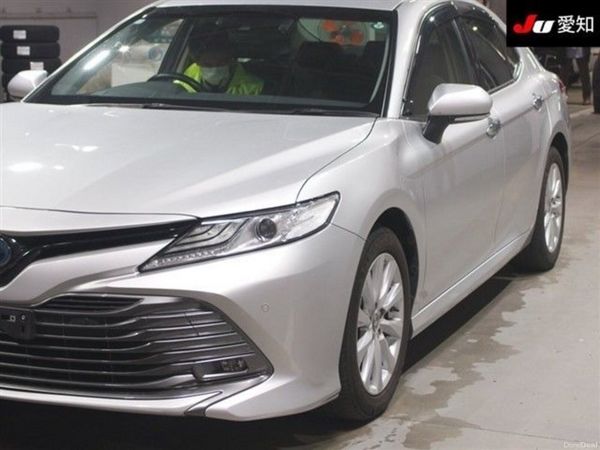 Toyota Camry Saloon, Petrol Hybrid, 2020, Silver