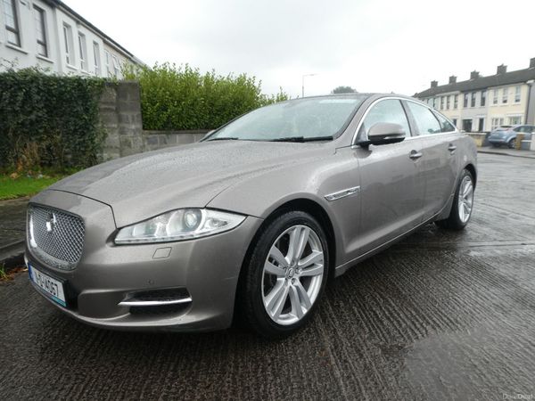 Jaguar XJ Saloon, Diesel, 2011, Grey