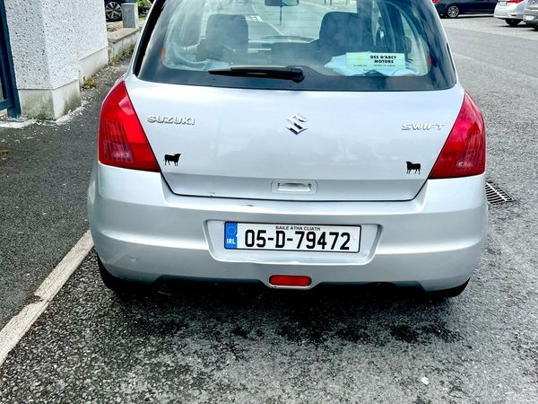 Suzuki Swift Hatchback, Petrol, 2005, Silver