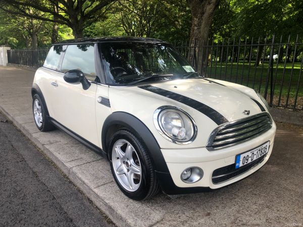 Mini Cooper Hatchback, Diesel, 2009, White