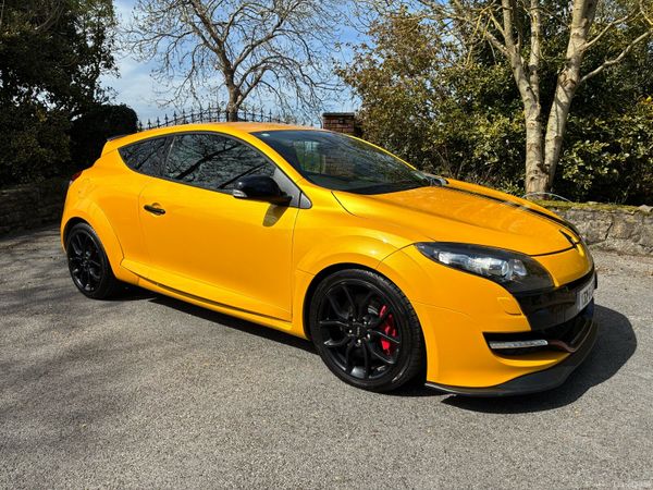 Renault Megane Hatchback, Petrol, 2013, Yellow