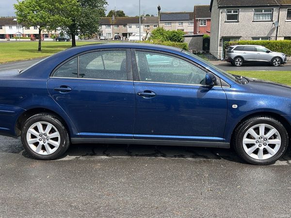 Toyota Avensis Saloon, Petrol, 2006, Blue