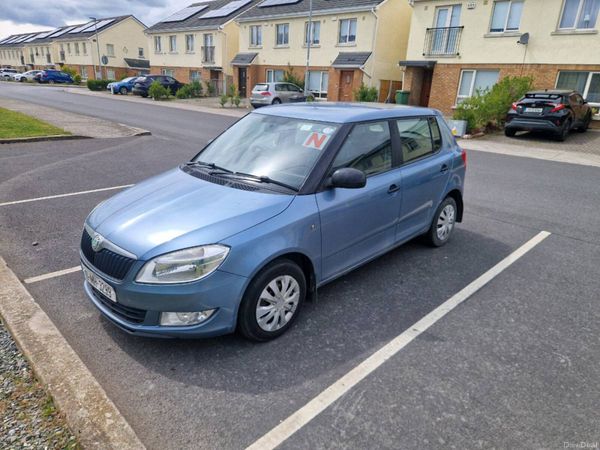 Skoda Fabia Hatchback, Petrol, 2010, Grey