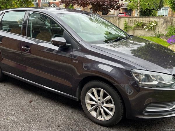 Volkswagen Polo Hatchback, Petrol, 2015, Grey