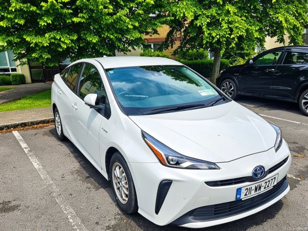 Toyota Prius Hatchback, Petrol Hybrid, 2021, White