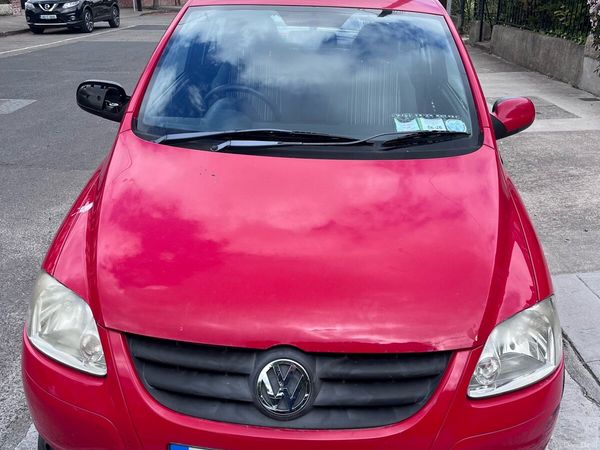 Volkswagen Fox Hatchback, Petrol, 2011, Red