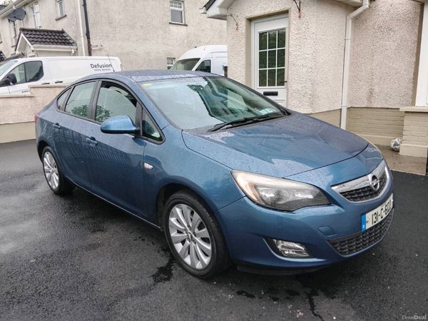 Opel Astra Saloon, Diesel, 2013, Blue