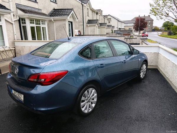 Opel Astra Saloon, Diesel, 2013, Blue