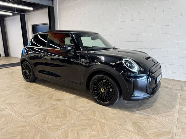 Mini Cooper Hatchback, Electric, 2024, Black