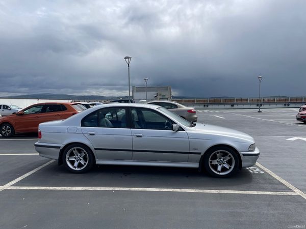 BMW 5-Series Saloon, Petrol, 2000, Silver