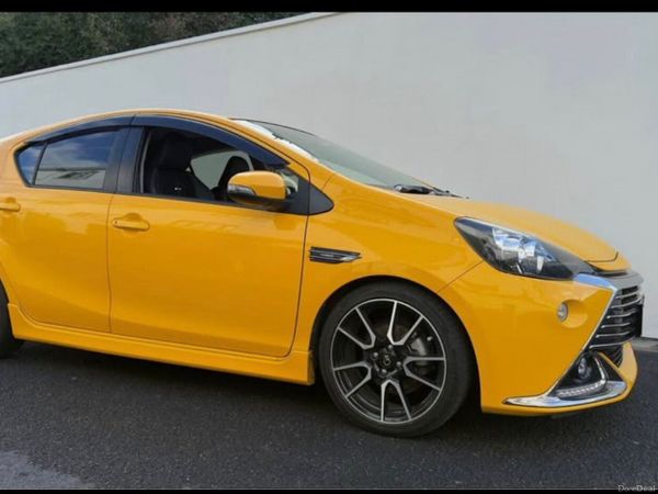 Toyota Aqua Hatchback, Petrol Hybrid, 2015, Yellow