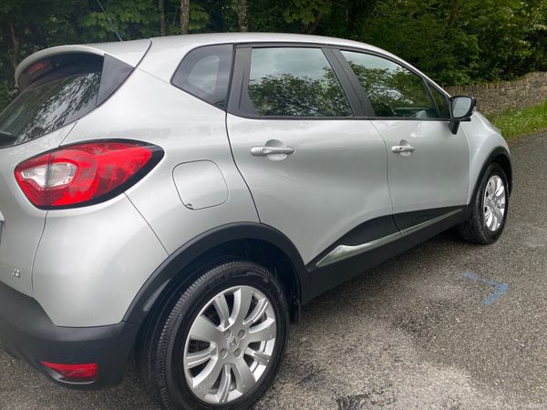 Renault Captur Hatchback, Diesel, 2015, Silver