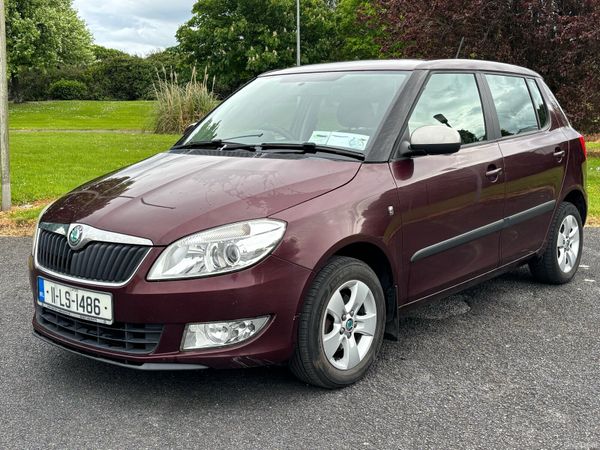 Skoda Fabia Hatchback, Petrol, 2011, Red
