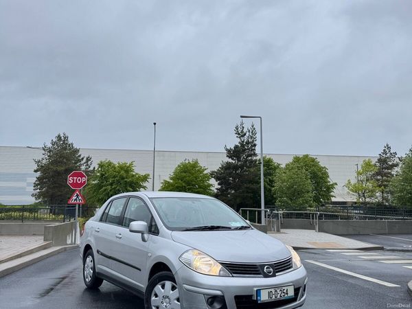 Nissan Tiida Saloon, Petrol, 2010, Silver