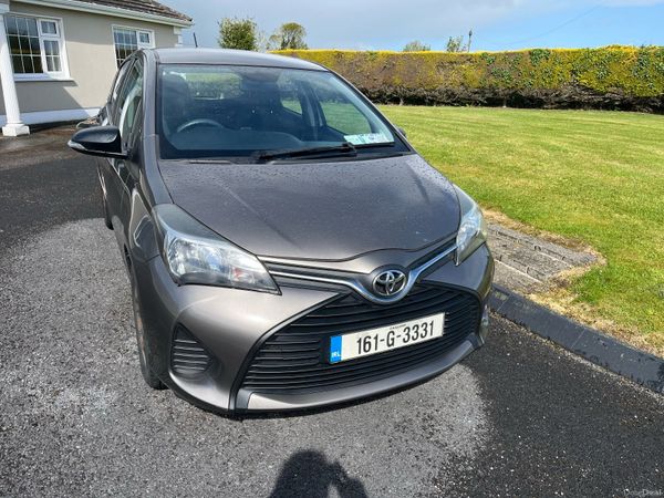 Toyota Yaris Hatchback, Petrol, 2016, Grey