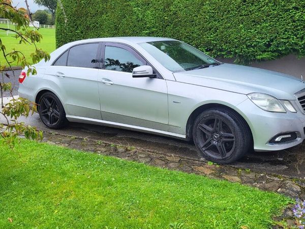 Mercedes-Benz E-Class Saloon, Diesel, 2010, Silver