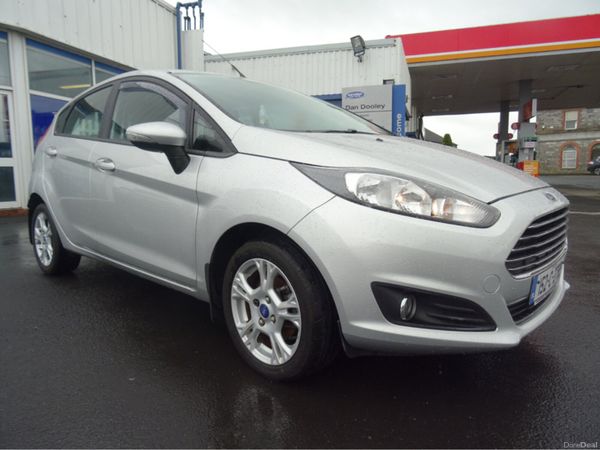 Ford Fiesta Hatchback, Petrol, 2015, Silver