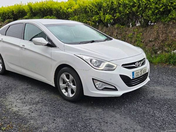 Hyundai i40 Saloon, Diesel, 2013, White