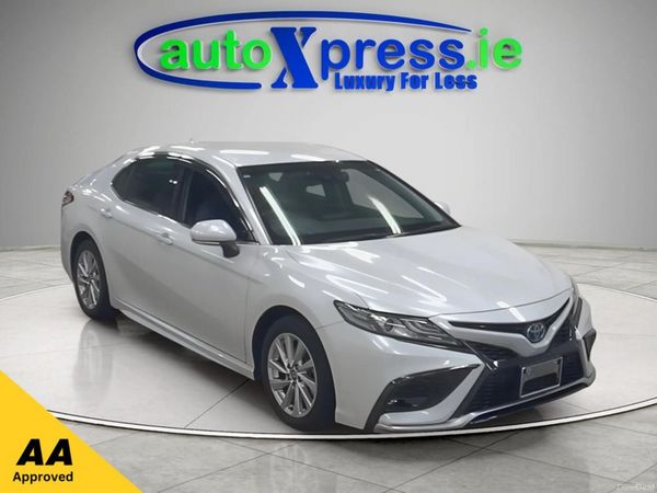 Toyota Camry Saloon, Petrol Hybrid, 2021, White