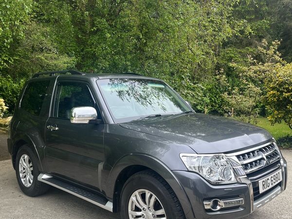 Mitsubishi Pajero SUV, Diesel, 2016, Grey