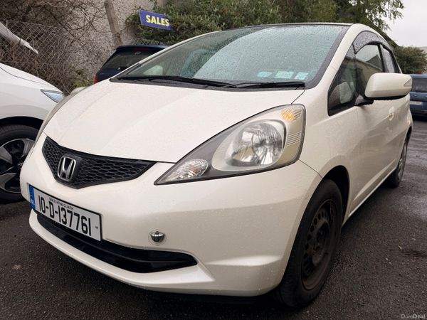 Honda Fit Hatchback, Petrol, 2010, White