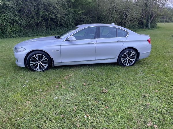 BMW 5-Series Saloon, Diesel, 2011, Silver