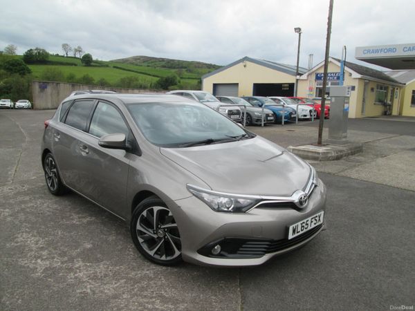 Toyota Auris Hatchback, Diesel, 2015, Bronze