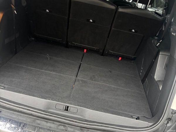Peugeot 5008 MPV, Diesel, 2021, White