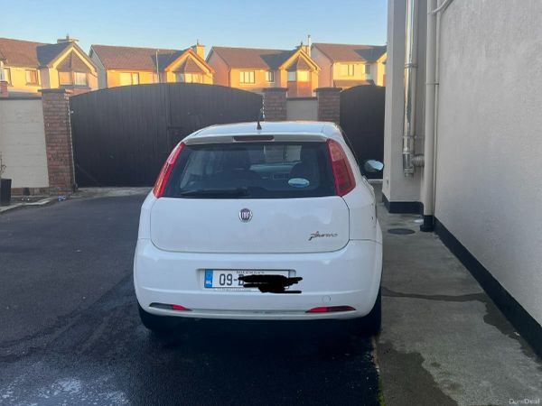 Fiat Punto Hatchback, Petrol, 2009, White