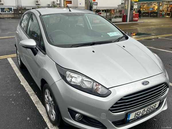 Ford Fiesta Hatchback, Petrol, 2015, Silver