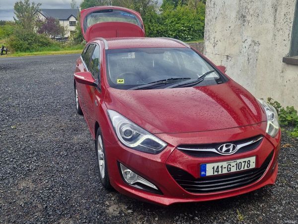 Hyundai i40 Estate/Jeep, Diesel, 2014, Red