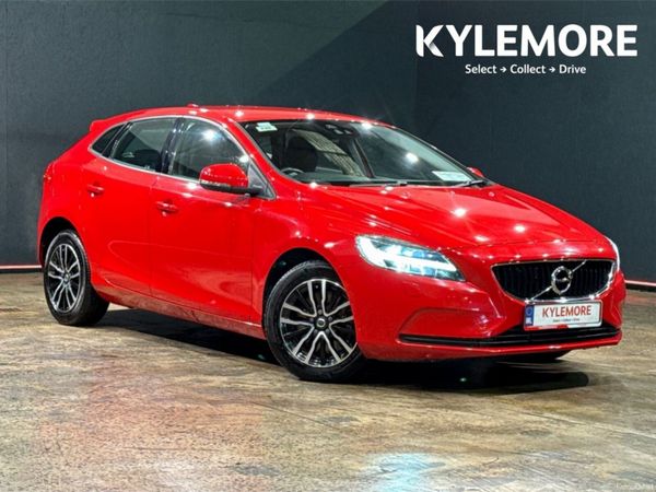 Volvo V40 Hatchback, Petrol, 2018, Red