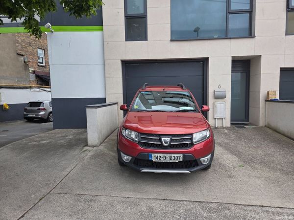 Dacia Sandero Stepway Hatchback, Diesel, 2014, Red