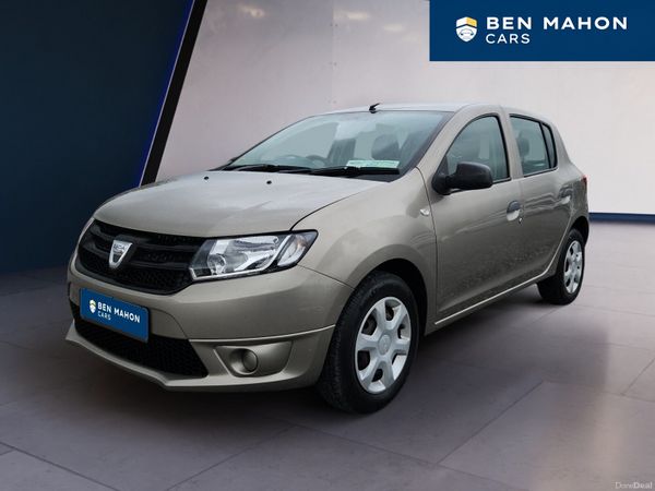 Dacia Sandero Hatchback, Petrol, 2015, Gold