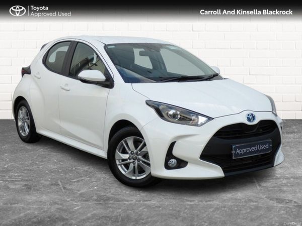 Toyota Yaris Hatchback, Petrol Hybrid, 2023, White