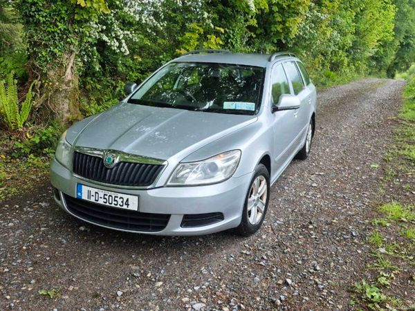 Skoda Octavia Estate, Diesel, 2011, Silver