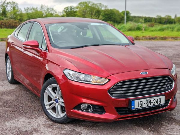 Ford Mondeo Hatchback, Diesel, 2015, Red