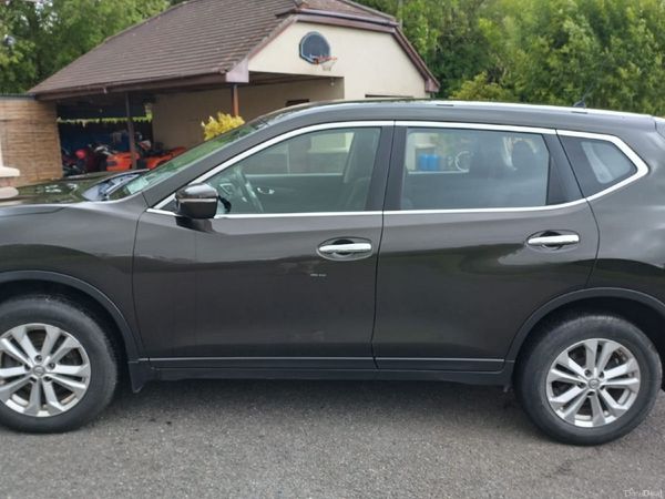 Nissan X-Trail SUV, Diesel, 2017, Green
