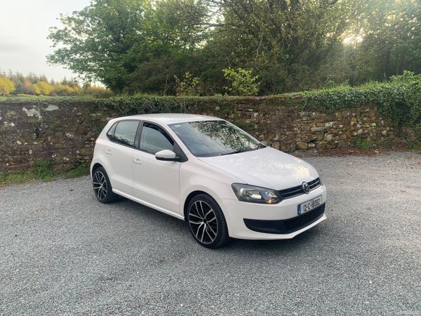 Volkswagen Polo Hatchback, Petrol, 2012, White