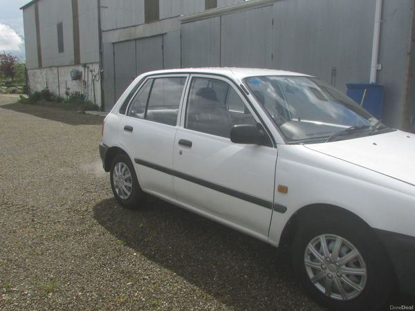 Toyota Starlet Hatchback, Petrol Gas, 1990, White