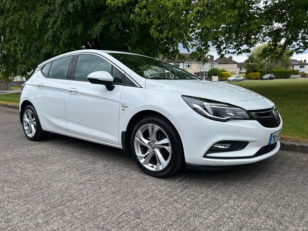 Vauxhall Astra Hatchback, Petrol, 2019, White