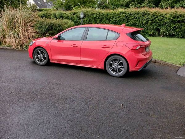 Ford Focus Hatchback, Diesel, 2019, Red