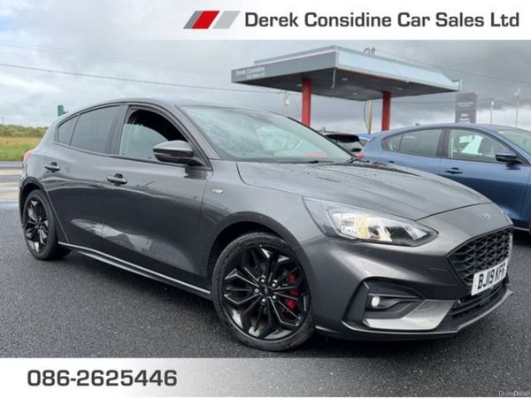 Ford Focus Hatchback, Diesel, 2019, Grey