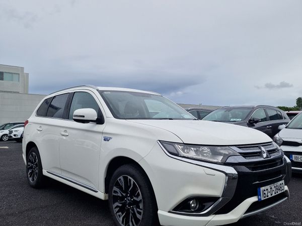 Mitsubishi Outlander SUV, Petrol Plug-in Hybrid, 2016, White
