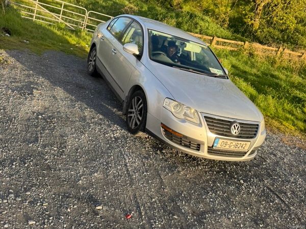 Volkswagen Passat Saloon, Diesel, 2009, Silver