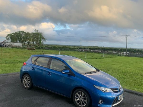 Toyota Auris Hatchback, Diesel, 2014, Blue