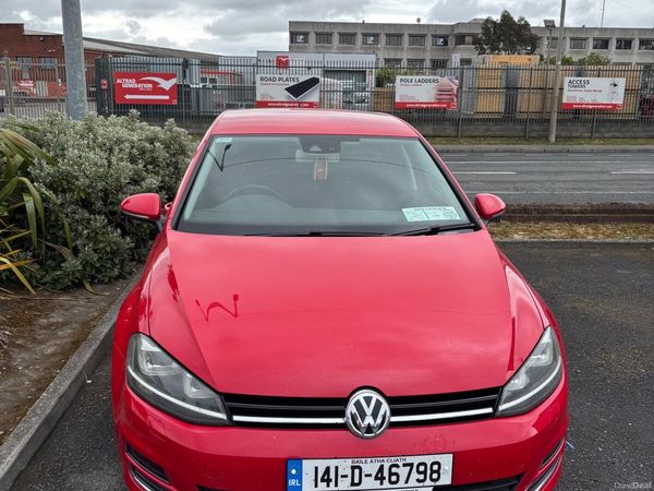 Volkswagen Golf Hatchback, Petrol, 2014, Red