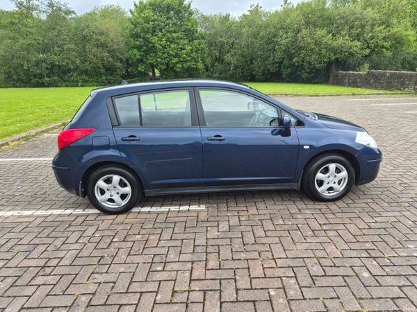 Nissan Tiida Hatchback, Diesel, 2010, Blue