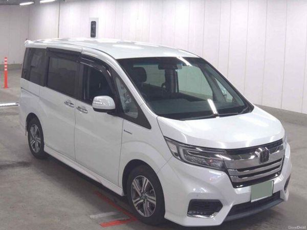 Honda Stepwagon MPV, Petrol Hybrid, 2019, White