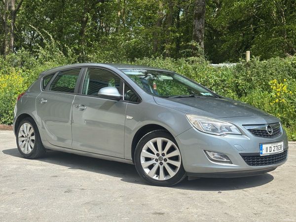 Opel Astra Hatchback, Diesel, 2011, Silver